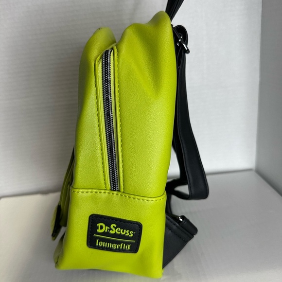 Loungefly Grinch Snow Globe Glow Mini Backpack Hot Topic – Preowned Excellent - Picture 4 of 5